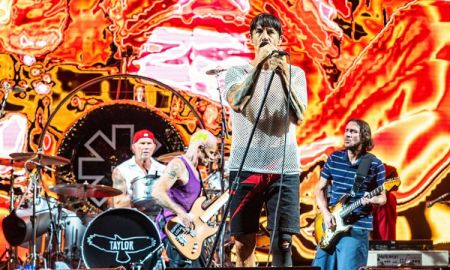 ชม Red Hot Chili Peppers โชว์เพลงใหม่ Eddie แบบสดๆ เป็นครั้งแรก