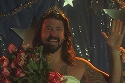 Dave Grohl ณ Foo Fighters ก็รับคำท้า ALS Ice Bucket Challenge